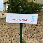 Duplex Avec Parking A 100m De La * De Panne