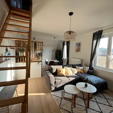 Duplex Avec Parking A 100m De La *