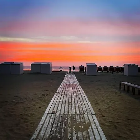 Duplex Avec Parking à 100m De La * La Panne